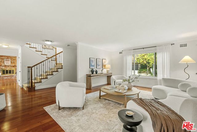 3127 Arrowhead Drive, Los Angeles, CA 90068