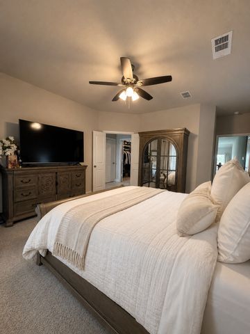 585 Hutchinson Lane, Lewisville, TX 75077