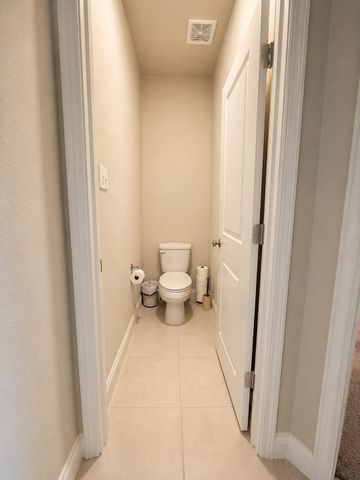 585 Hutchinson Lane, Lewisville, TX 75077
