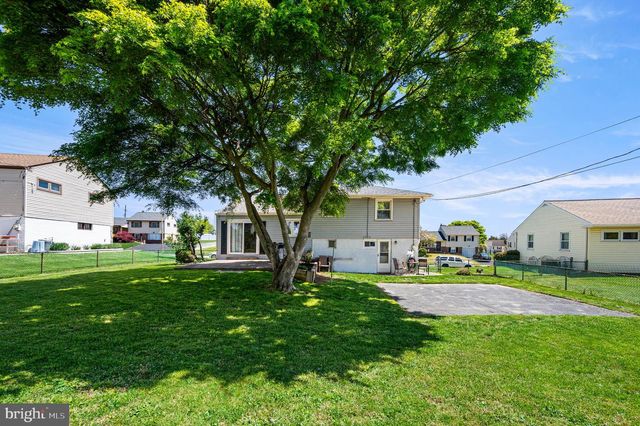 234 TALBOT DR, Broomall, PA 19008