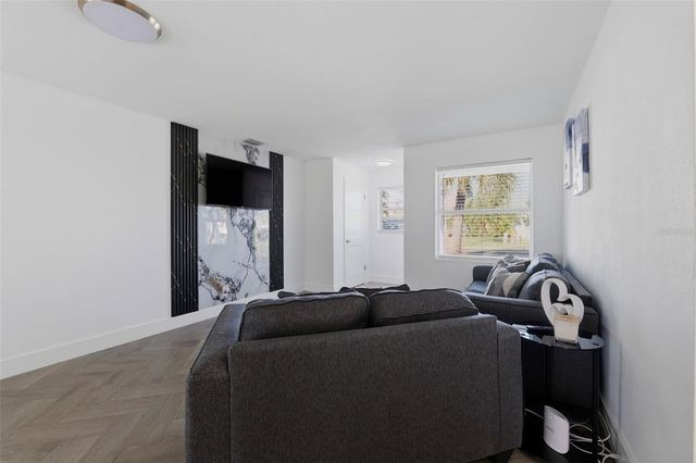 17734 1ST STREET E, Redington Shores, FL 33708