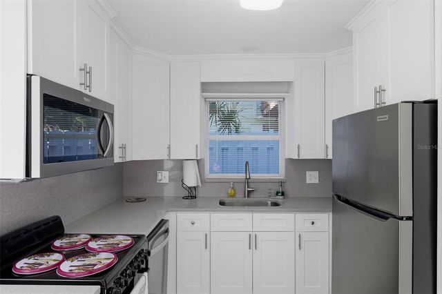 17734 1ST STREET E, Redington Shores, FL 33708