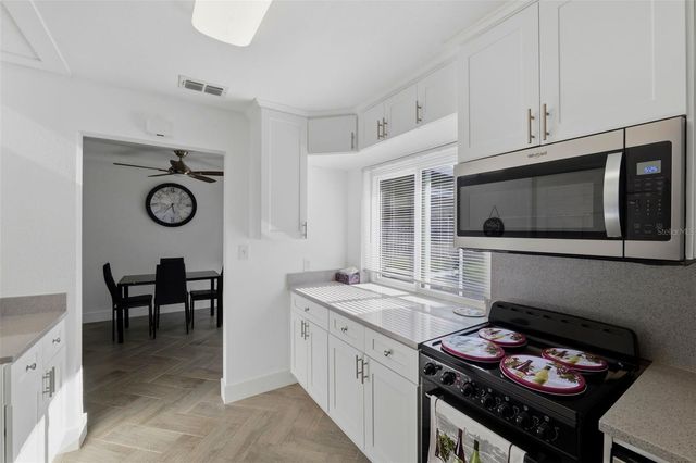 17734 1ST STREET E, Redington Shores, FL 33708