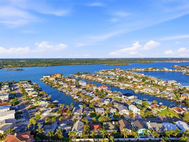 17734 1ST STREET E, Redington Shores, FL 33708
