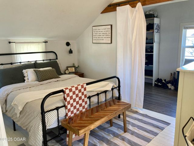 1204 Grand Avenue, Carthage, MO 64836