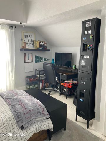 1204 Grand Avenue, Carthage, MO 64836