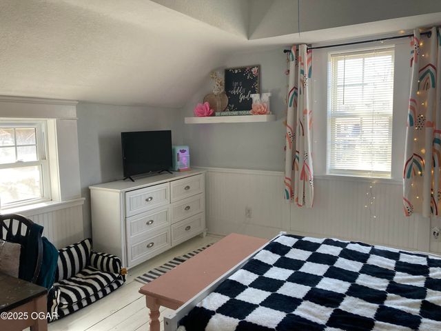 1204 Grand Avenue, Carthage, MO 64836