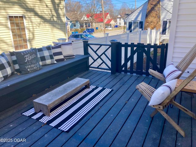 1204 Grand Avenue, Carthage, MO 64836