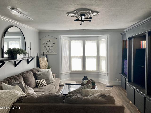 1204 Grand Avenue, Carthage, MO 64836