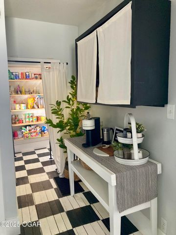 1204 Grand Avenue, Carthage, MO 64836