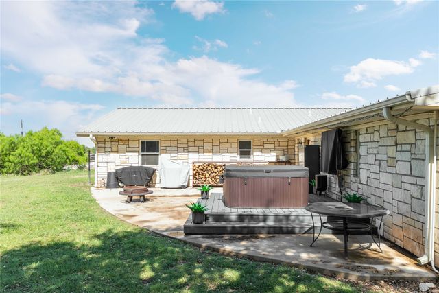 54 County Road 407, Goldthwaite, TX 76844