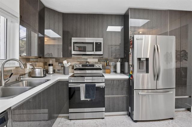 2245 Johnson St, Hollywood, FL 33020