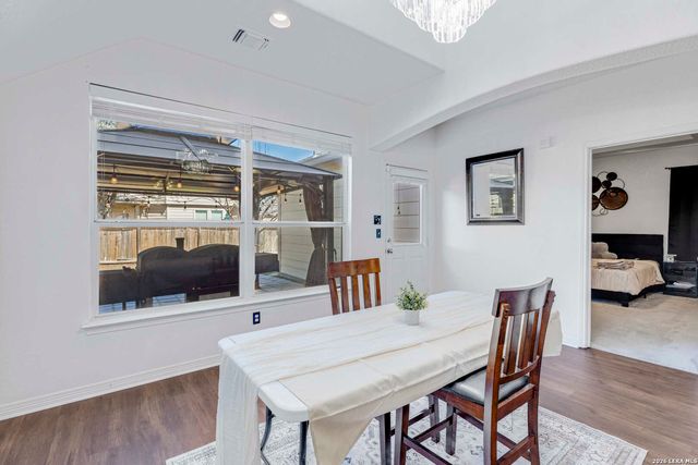 11927 Curtis Hill, San Antonio, TX 78254