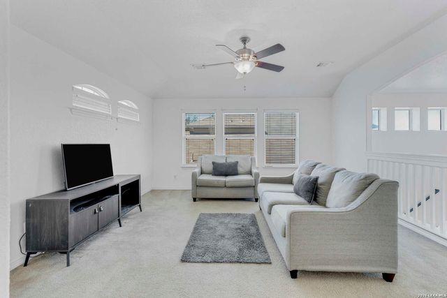 11927 Curtis Hill, San Antonio, TX 78254