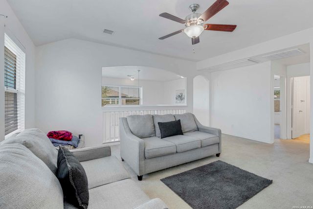 11927 Curtis Hill, San Antonio, TX 78254