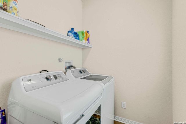 11927 Curtis Hill, San Antonio, TX 78254