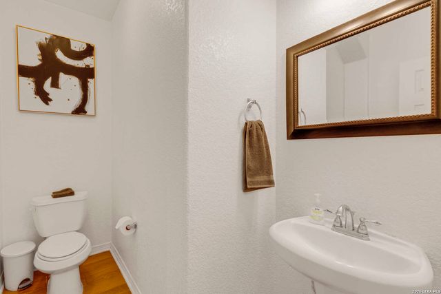 11927 Curtis Hill, San Antonio, TX 78254