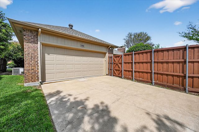 1321 Watersedge Drive, Plano, TX 75093