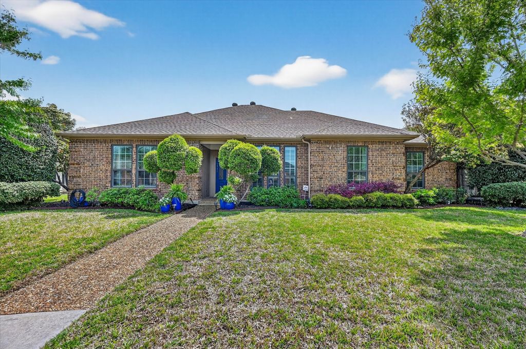 1321 Watersedge Drive, Plano, TX 75093
