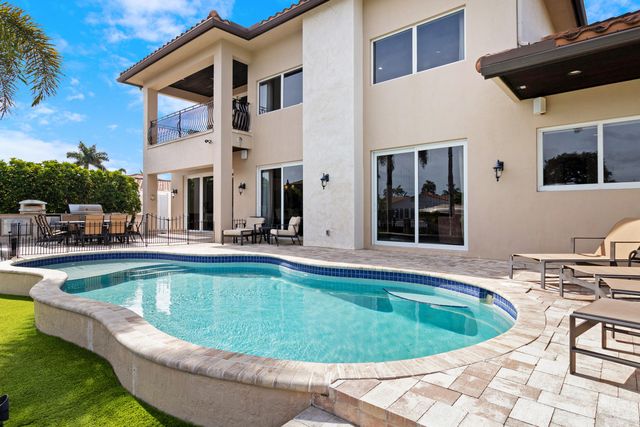 2461 SE 10th Street, Pompano Beach, FL 33062
