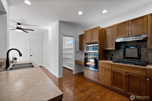 18530 97th Avenue Ct E, Puyallup, WA 98375