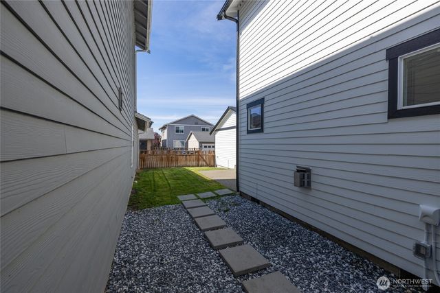 18530 97th Avenue Ct E, Puyallup, WA 98375