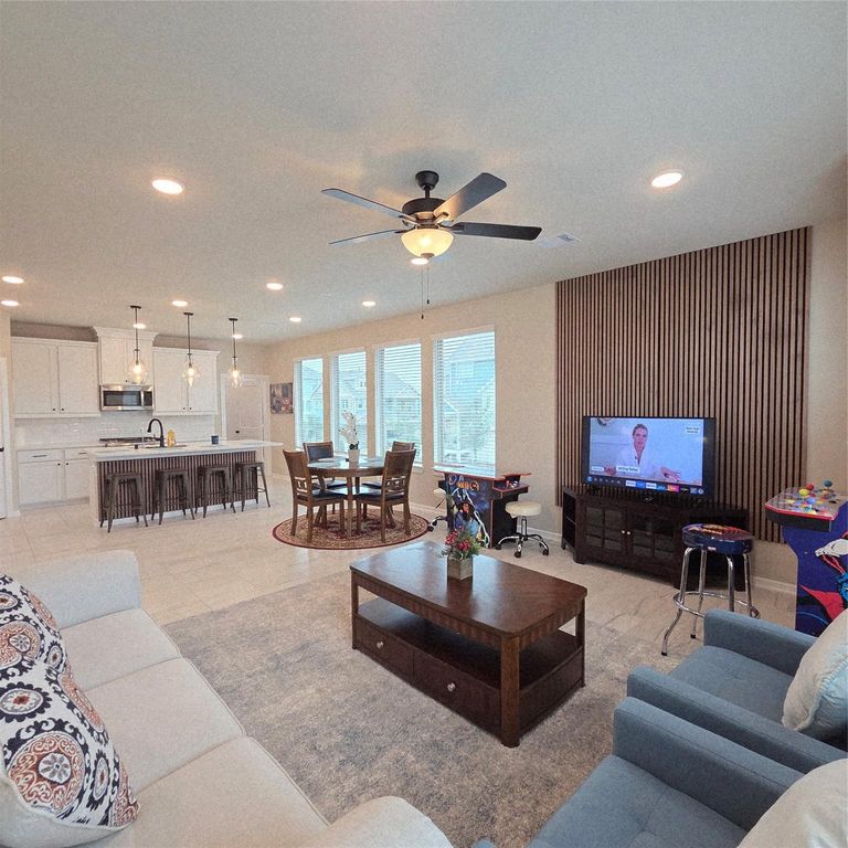 Image 2 of property listing at 23939 Oriole Valley Trail, Katy, TX 77493