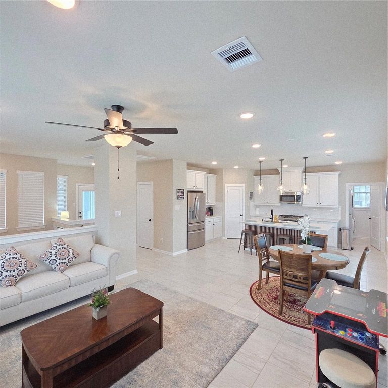 Image 5 of property listing at 23939 Oriole Valley Trail, Katy, TX 77493