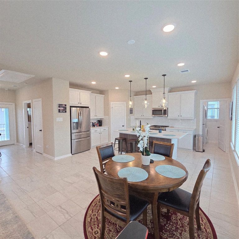 Image 8 of property listing at 23939 Oriole Valley Trail, Katy, TX 77493