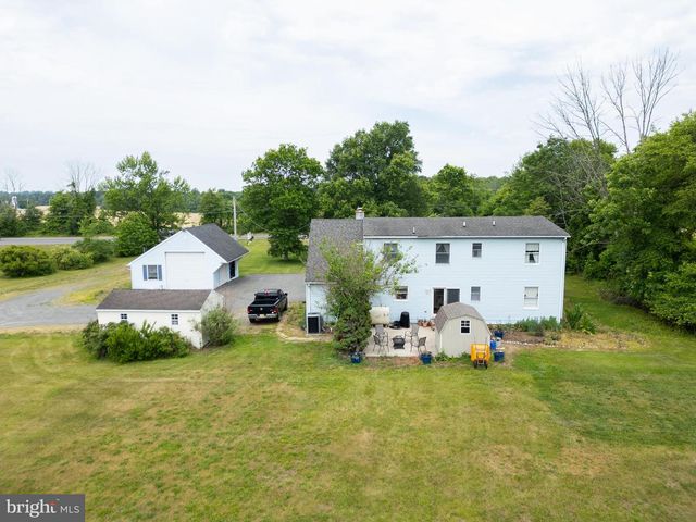 911 MONMOUTH, Cream Ridge, NJ 08514