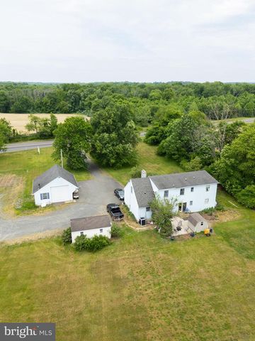 911 MONMOUTH, Cream Ridge, NJ 08514
