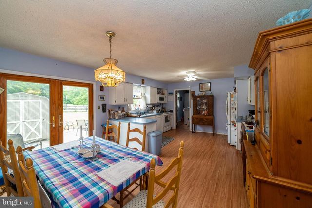 911 MONMOUTH, Cream Ridge, NJ 08514