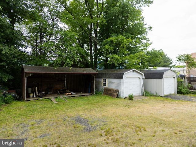 911 MONMOUTH, Cream Ridge, NJ 08514