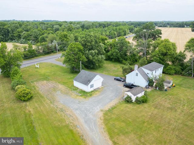 911 MONMOUTH, Cream Ridge, NJ 08514