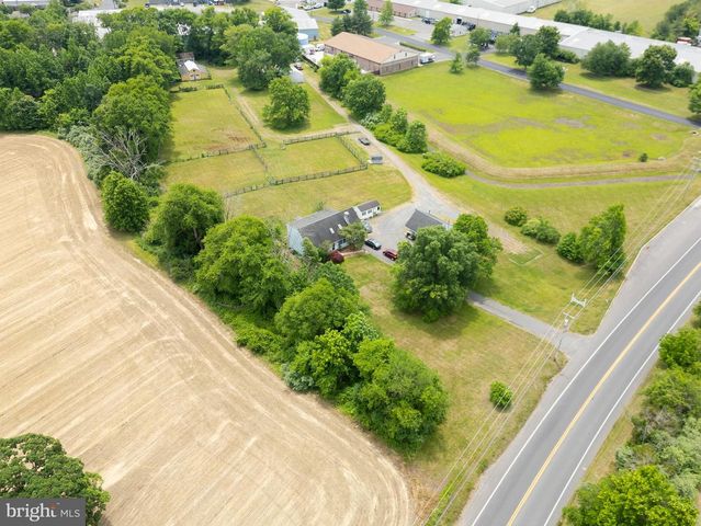 911 MONMOUTH, Cream Ridge, NJ 08514