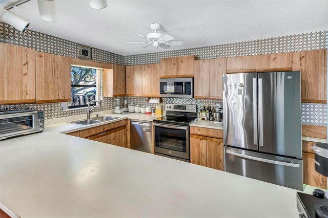 1128 W Rainwood Cir W, Palm Beach Gardens, FL 33410