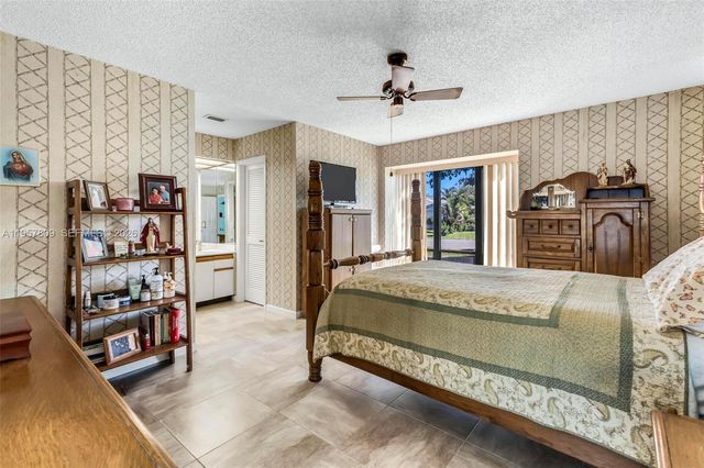 1128 W Rainwood Cir W, Palm Beach Gardens, FL 33410