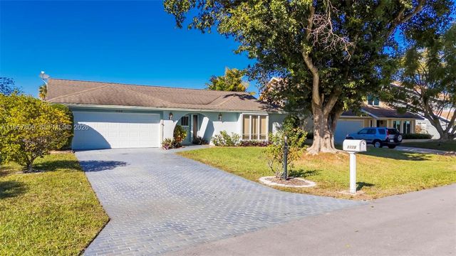 1128 W Rainwood Cir W, Palm Beach Gardens, FL 33410