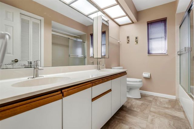 1128 W Rainwood Cir W, Palm Beach Gardens, FL 33410