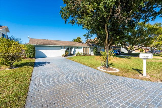 1128 W Rainwood Cir W, Palm Beach Gardens, FL 33410