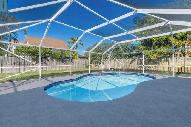 1128 W Rainwood Cir W, Palm Beach Gardens, FL 33410