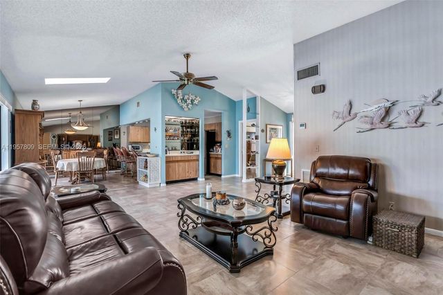 1128 W Rainwood Cir W, Palm Beach Gardens, FL 33410