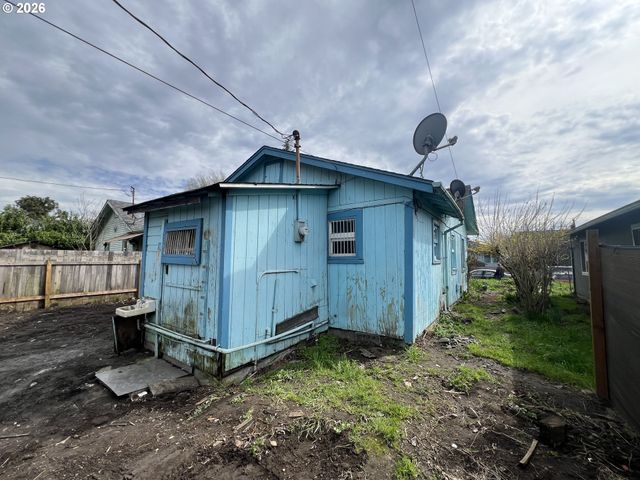 131 17TH Ave, Longview, WA 98632