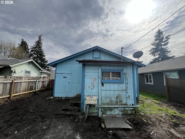 131 17TH Ave, Longview, WA 98632
