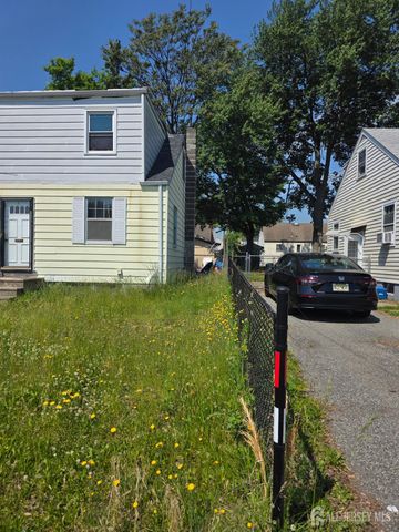 201 SE summerhill Road SE, Spotswood, NJ 08884