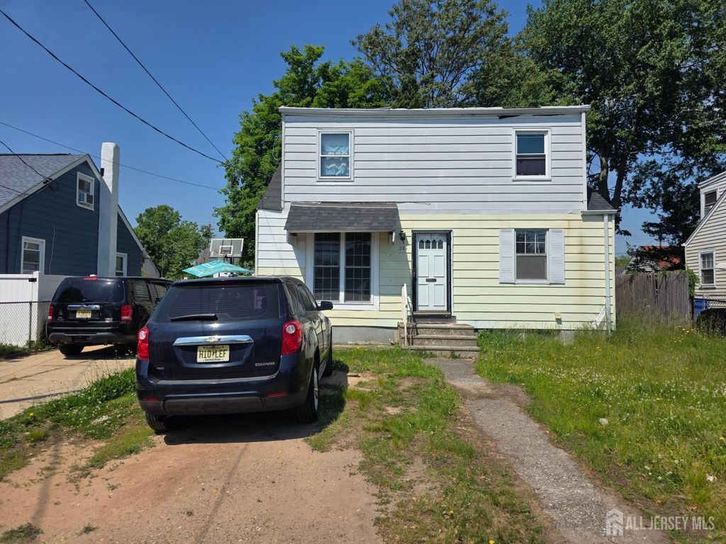 201 SE summerhill Road SE, Spotswood, NJ 08884