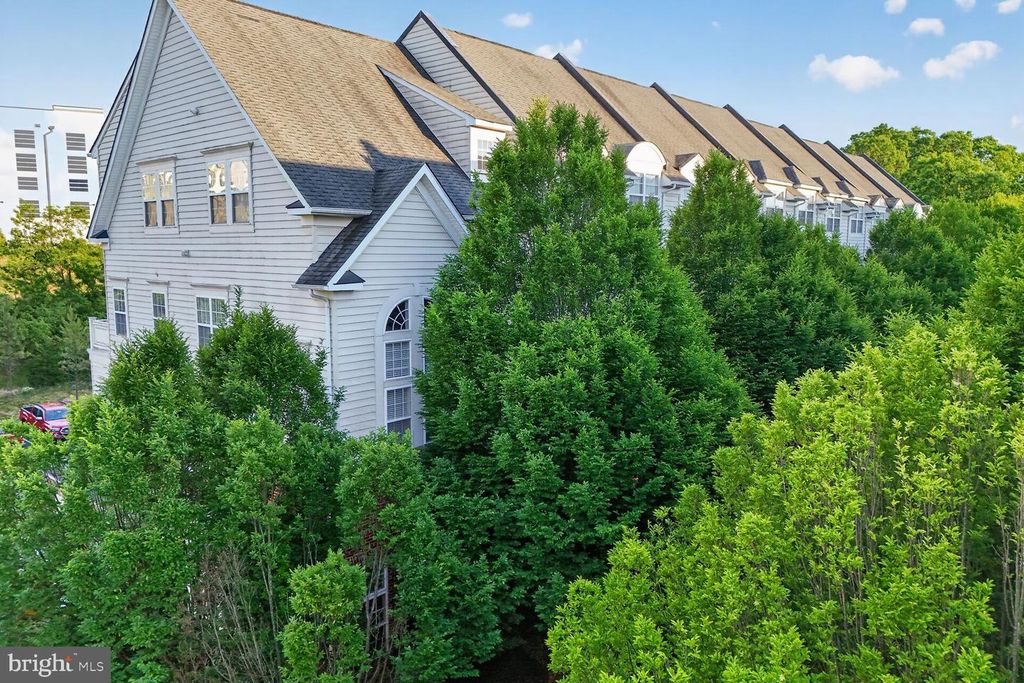 7202 LITTLE THAMES DR, Gainesville, VA 20155