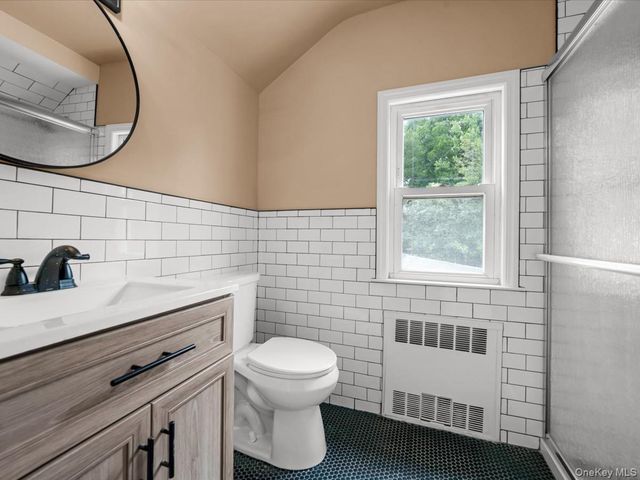 198 Canterbury, Lynbrook, NY 11563