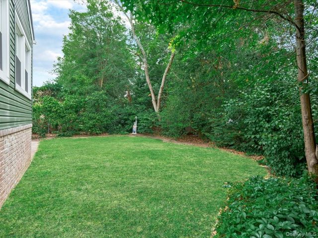 198 Canterbury, Lynbrook, NY 11563