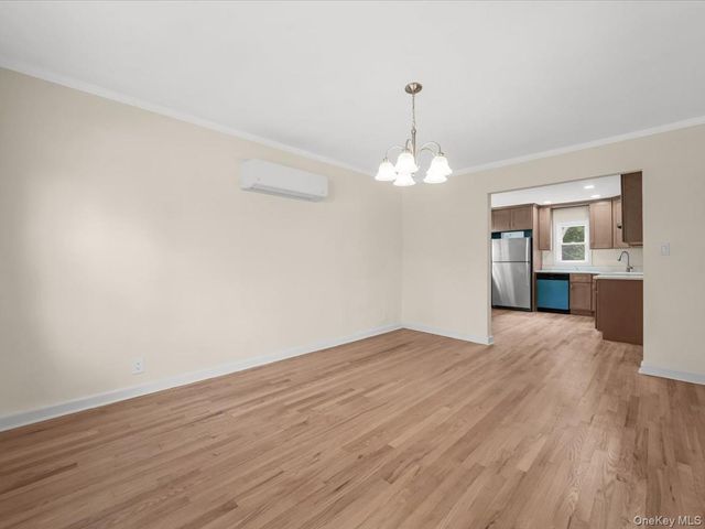 198 Canterbury, Lynbrook, NY 11563